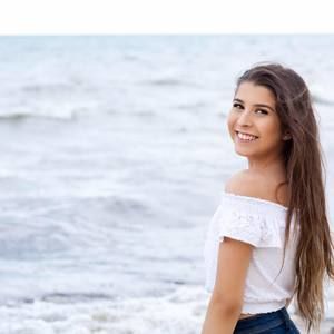 Meet your Posher, Alexis